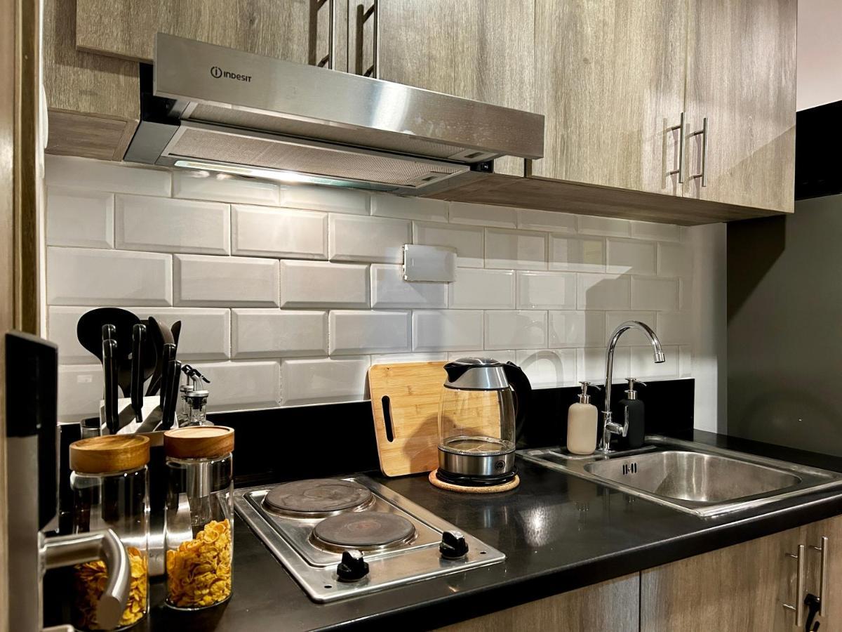 Evan Suite @ S Residences Pasay Esterno foto